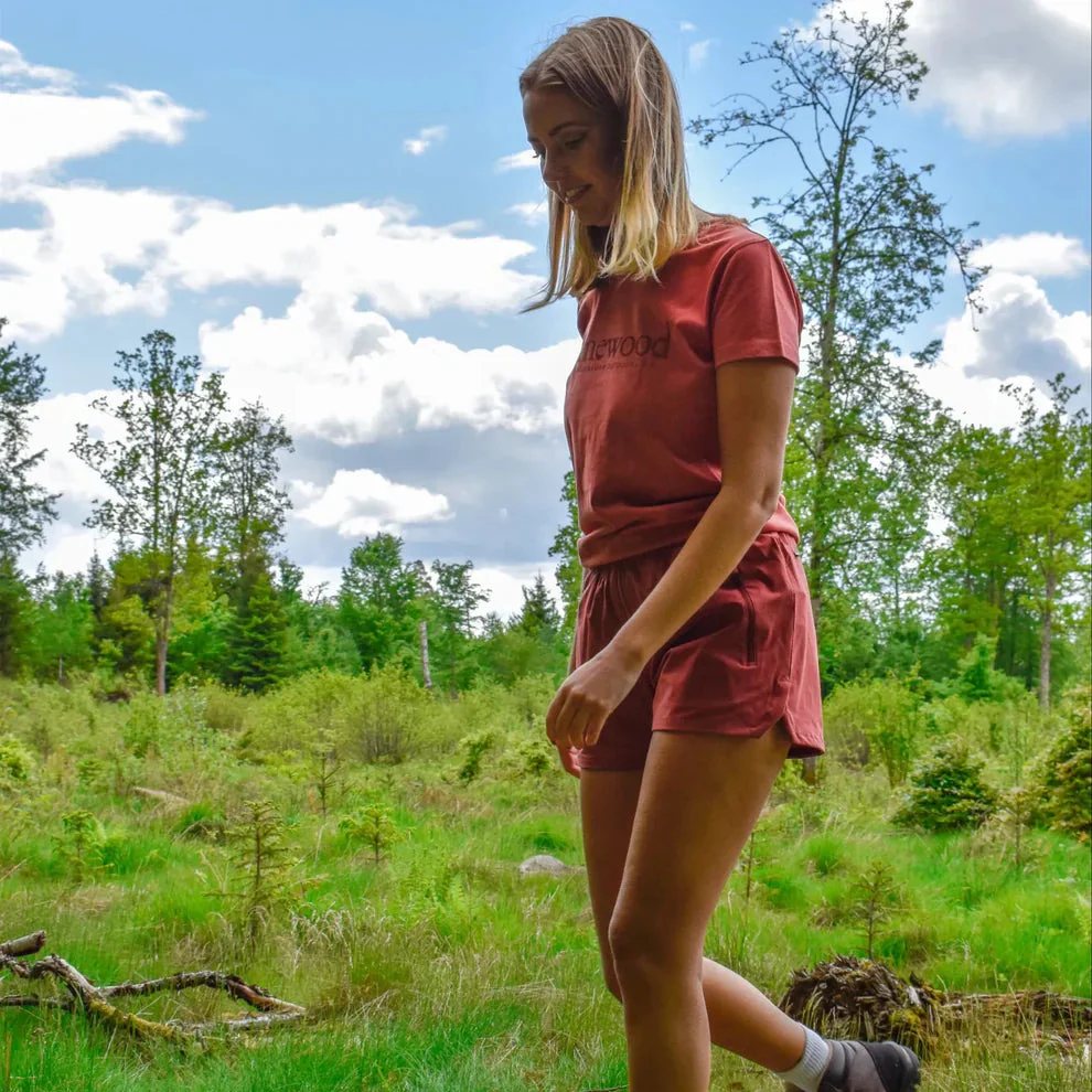 PINEWOOD Everyday Travel Shorts - Womens Rusty Pink - Image 4